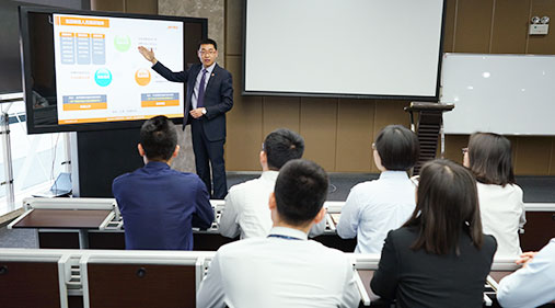 持续提高员工的合规意识，结合线下培训、线上微课、合规简报、合规资讯公众号、合规知识竞赛等形式多样的培训、宣传，培育合规文化，使员工充分了解公司和个人在贸易合规上的义务和责任，理解和贯彻合规创造价值的理念。